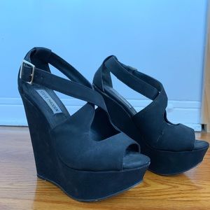Steve Madden Black Wedges